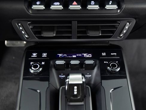 Certified 2025 Porsche 911 Carrera RWD image 27