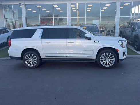 Used 2023 GMC Yukon XL Denali w/ Max Trailering Package image 2