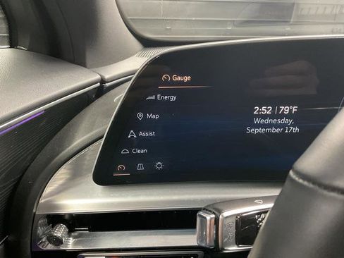 Used 2024 Cadillac Lyriq Luxury image 23