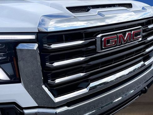 New 2026 GMC Sierra 2500 SLT AWD/4WD image 16