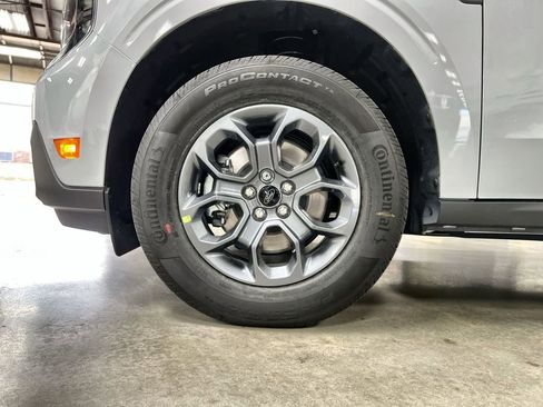 New 2025 Ford Maverick XLT image 41