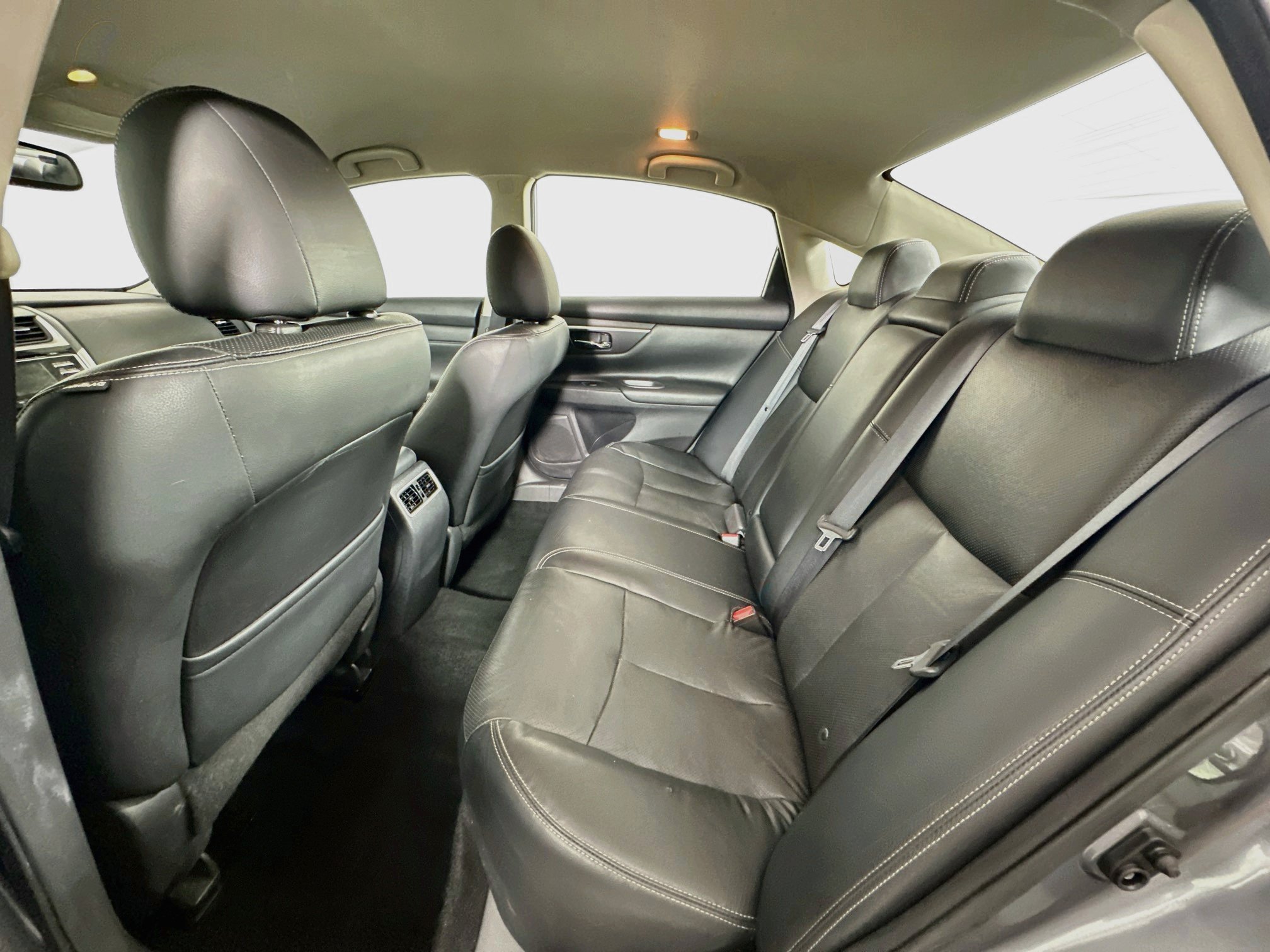 Used 2018 Nissan Altima 2.5 SL FWD image 26