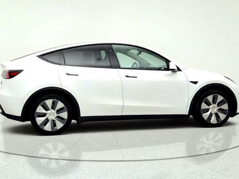 Used 2023 Tesla Model Y Long Range AWD/4WD image 4