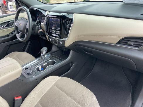 Used 2022 Chevrolet Traverse LS FWD image 24