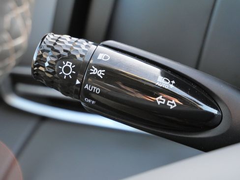 Certified 2025 Hyundai Elantra Sport image 34