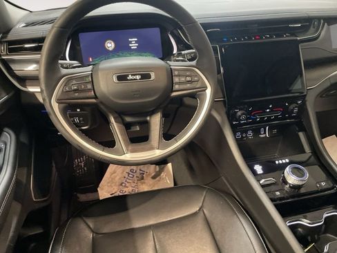 Used 2022 Jeep Grand Cherokee Limited 4xe image 13