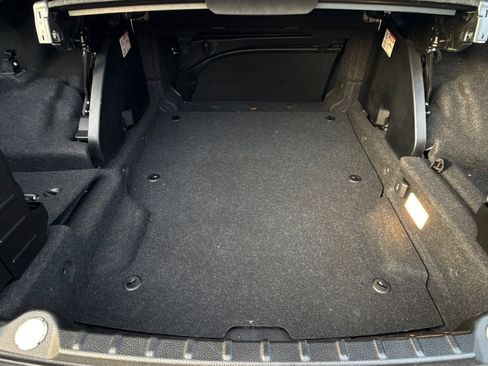 Used 2016 BMW M4 Convertible image 9