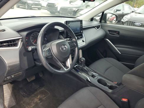 Used 2022 Toyota Corolla Cross LE image 12