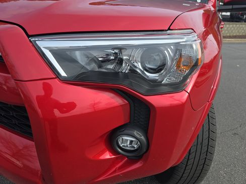 Used 2024 Toyota 4Runner SR5 image 31