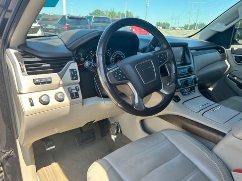 Used 2018 GMC Yukon XL Denali w/ Open Road Package AWD/4WD image 9