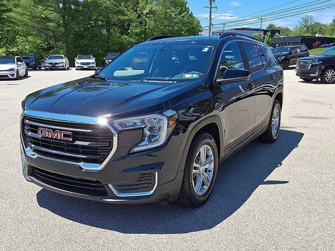 Certified 2023 GMC Terrain SLE w/ Driver Convenience Package FWD image 4