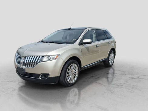 Used 2011 Lincoln MKX AWD w/ Wood Pkg image 4