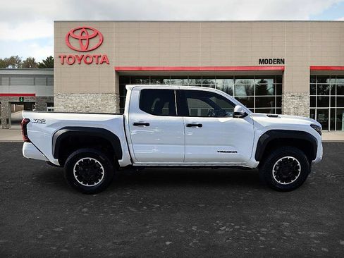 Certified 2026 Toyota Tacoma TRD Off-Road AWD/4WD image 4