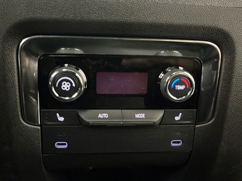 New 2026 Chevrolet Suburban Premier w/ Sun And Tow Package AWD/4WD image 38