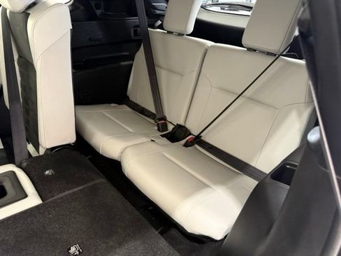 Used 2025 Mitsubishi Outlander SE AWD/4WD image 19