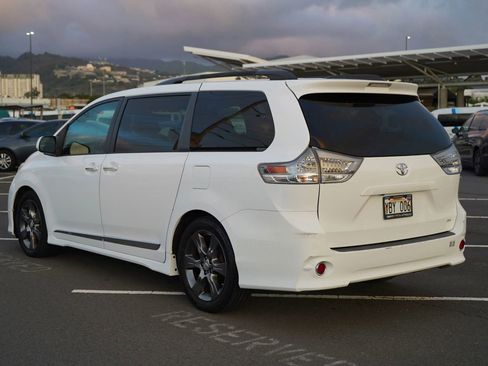 Used 2015 Toyota Sienna SE Premium image 29