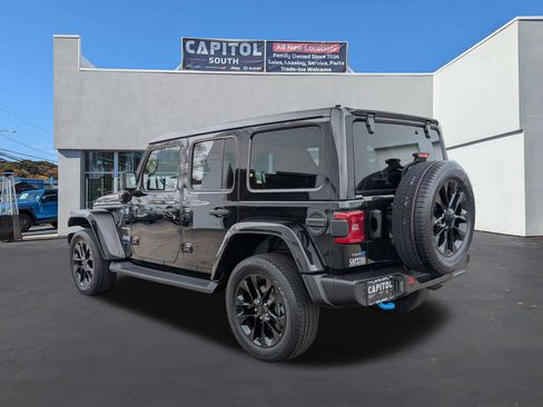 Used 2023 Jeep Wrangler Sahara w/ Cold Weather Group AWD/4WD image 4