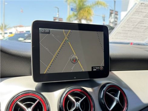 Used 2017 Mercedes-Benz CLA 250 4MATIC image 42