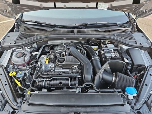 Used 2025 Volkswagen Jetta SE FWD image 20