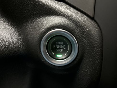 Used 2025 Chevrolet Silverado 1500 W/T image 18