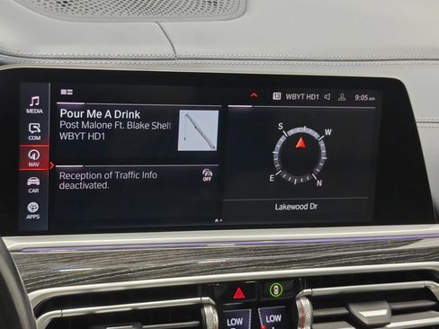 Used 2022 BMW X7 xDrive40i w/ M Sport Package AWD/4WD image 52