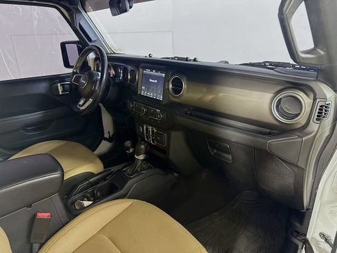 Used 2020 Jeep Gladiator Overland AWD/4WD image 29