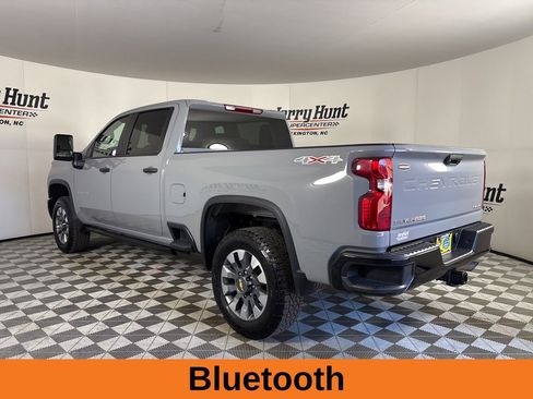 Used 2025 Chevrolet Silverado 2500 Custom image 8