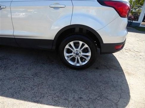 Used 2019 Ford Escape SEL FWD image 9