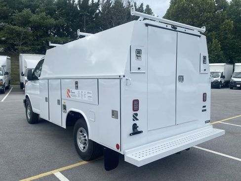 New 2025 Chevrolet Express 3500 w/ Power Convenience Package image 5