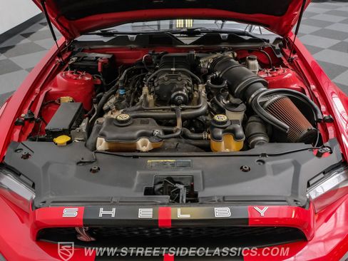 Used 2010 Ford Mustang Shelby GT500 RWD image 3