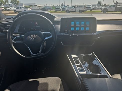 Used 2024 Volkswagen Atlas Cross Sport SE image 24