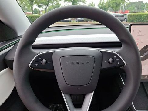 Used 2026 Tesla Model Y 2WD image 22