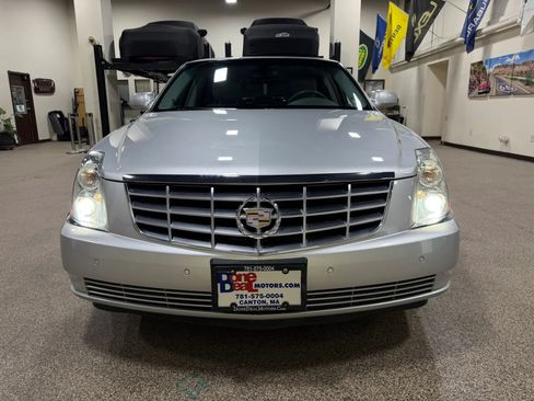 Used 2009 Cadillac DTS w/ Trunk Convenience Package FWD image 58