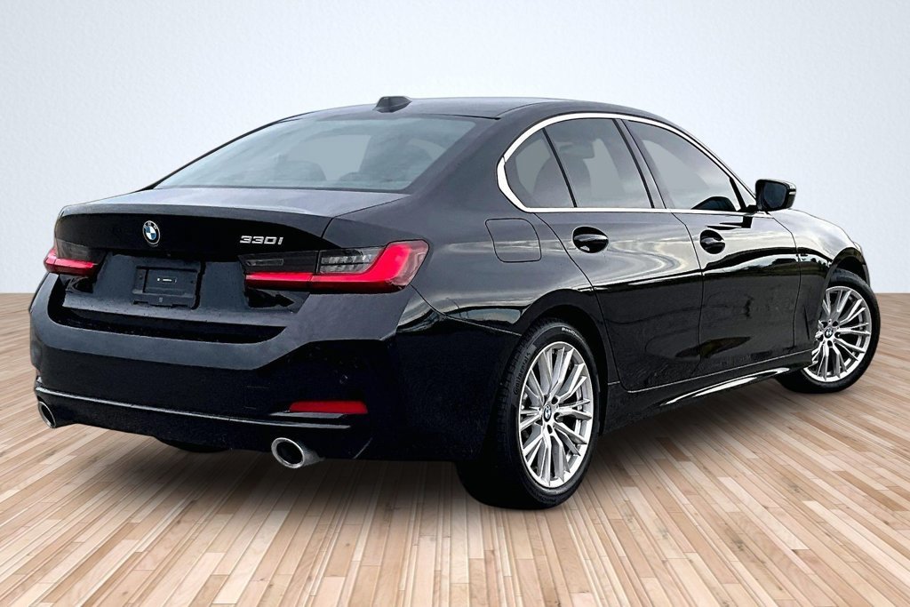 Used 2024 BMW 330i Sedan w/ Convenience Package RWD image 2