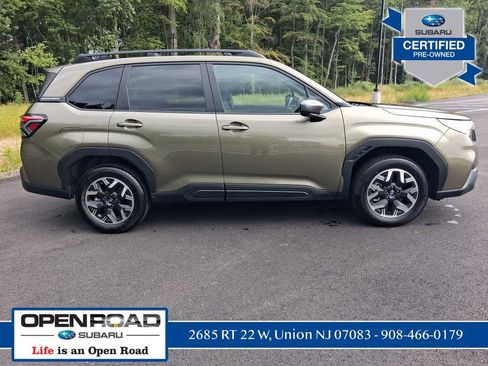 Used 2026 Subaru Forester Premium AWD/4WD image 2