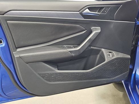 Used 2024 Volkswagen Jetta SE w/ Panoramic Sunroof Package FWD image 9
