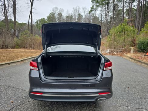 Used 2017 Kia Optima LX w/ Convenience Plus Package image 12