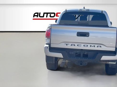 Used 2021 Toyota Tacoma TRD Off-Road w/ Technology Package AWD/4WD image 6