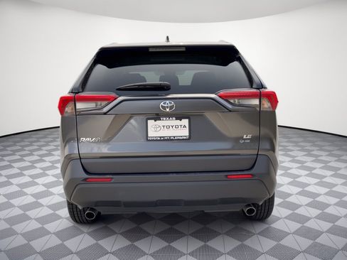 Used 2025 Toyota RAV4 LE AWD/4WD image 11