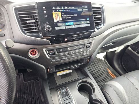 Used 2023 Honda Passport TrailSport image 31