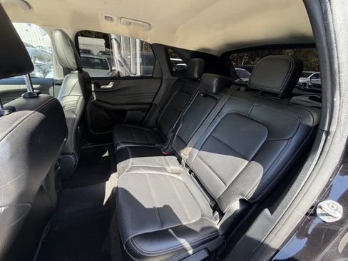 Used 2022 Ford Escape SEL w/ Technology Package image 28