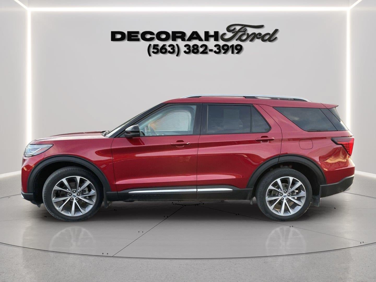 Certified 2025 Ford Explorer Platinum w/ Ultimate Package AWD/4WD image 4