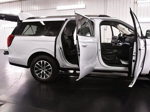 Used 2025 Ford Expedition Max Platinum image 35