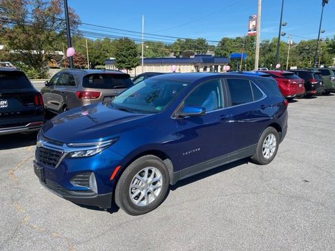 Used 2022 Chevrolet Equinox LT image 2