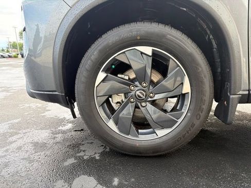 Used 2025 Nissan Rogue SV AWD/4WD image 10
