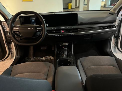Used 2025 Kia K4 FWD image 32
