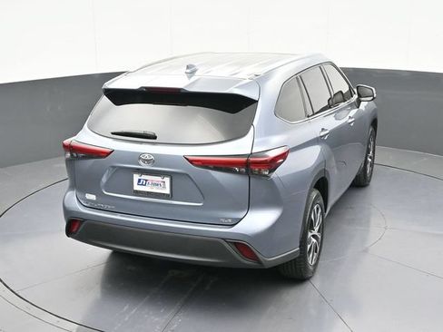 Used 2021 Toyota Highlander XLE FWD image 60