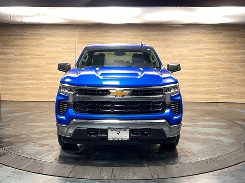 Used 2025 Chevrolet Silverado 1500 LT AWD/4WD image 18