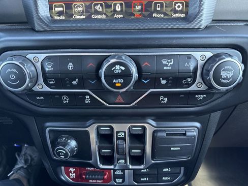 Used 2022 Jeep Wrangler Unlimited Rubicon w/ LED Lighting Group image 23