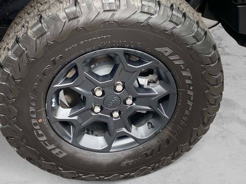 Used 2023 Jeep Wrangler Unlimited Rubicon 4xe AWD/4WD image 34